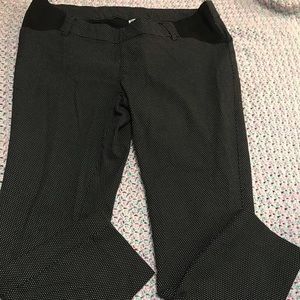 Old Navy maternity pixie crops
